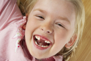 როგორ დავიყოლიოთ ბავშვი სტომატოლოგთან ვიზიტზე, ბავშვი სტომატოლოგთან, პატარა ექიმთა, სტომატოლოგის შიში, როგორ მივიყვანოთ ბავშვი სტომატოლოგთან